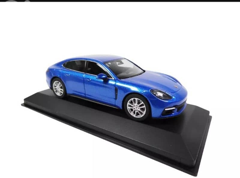 Porsche Panamera 4S diecast car model 1;43. 3