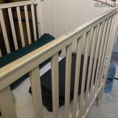 Baby crib bed like new