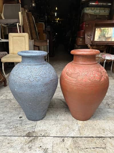 جرة فخار عدد ٢ قديم ولا اروع من اجمل القطع سعر تصفية