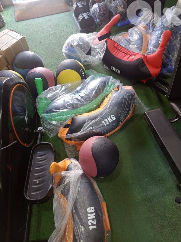 sand bags & slam ball  med ball 03027072 GEO SPORT معدات نوادي جديد وم 1