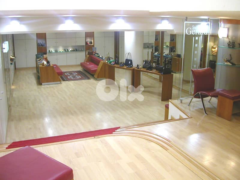 SHOWROOM IN ACHRAFIEH CARRE D'OR  (400Sq) BRAND NEW , (ACR-292) 0