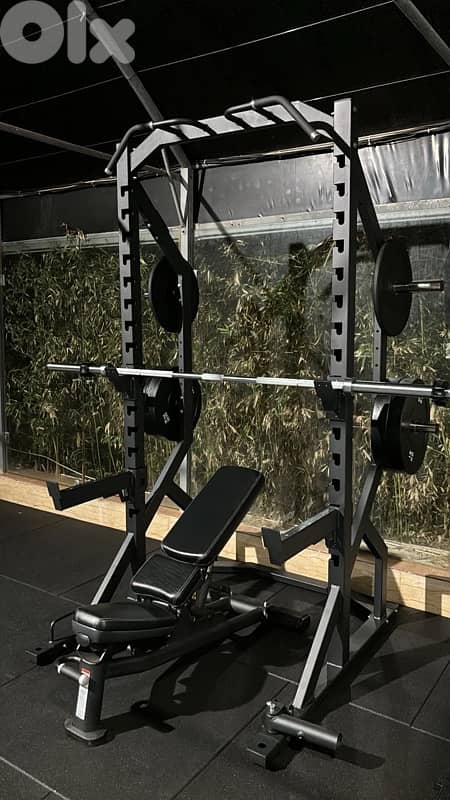 Power rack with life fitness bench 0