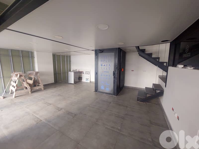 650 SQM Prime Location Shop + Warehouse in Bauchrieh, Metn 0