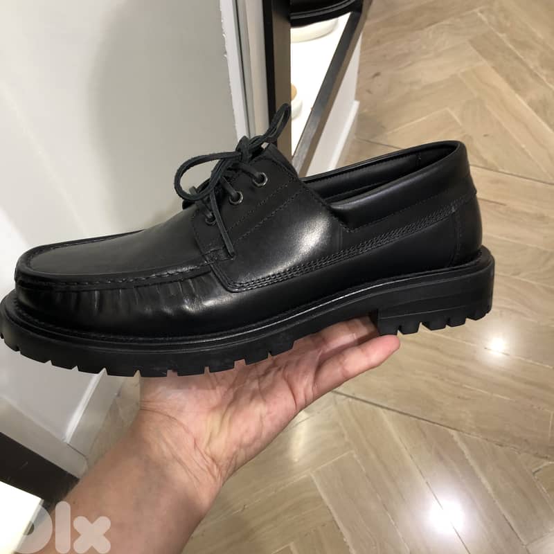 MASSIMO DUTTI | BLACK NAPPA DECK SHOES 42 0