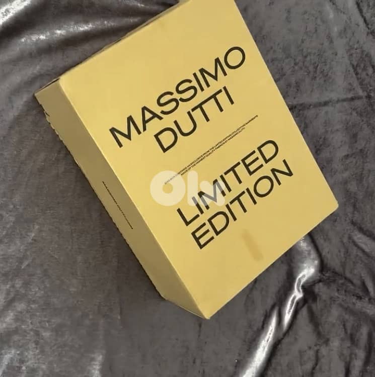 MASSIMO DUTTI | BLACK NAPPA DECK SHOES 42 9