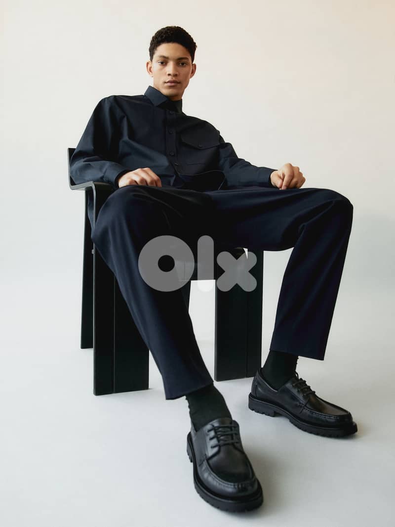 MASSIMO DUTTI | BLACK NAPPA DECK SHOES 42 7