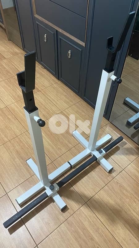 Adjustable squat rack 0