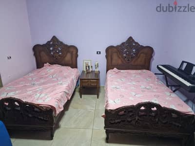 two beds for sale   تختين  خشب حفر ماسيف انتيك