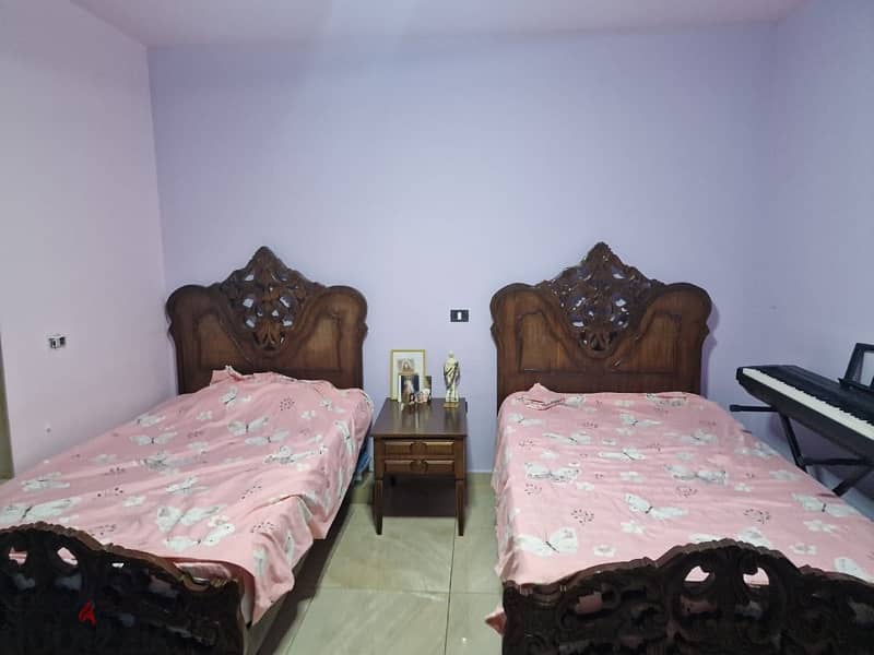 two beds for sale   تختين  خشب حفر ماسيف انتيك 1