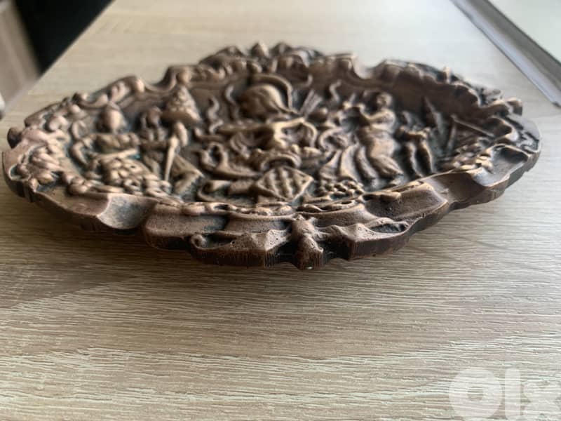 Old antique ashtray decorative item 0