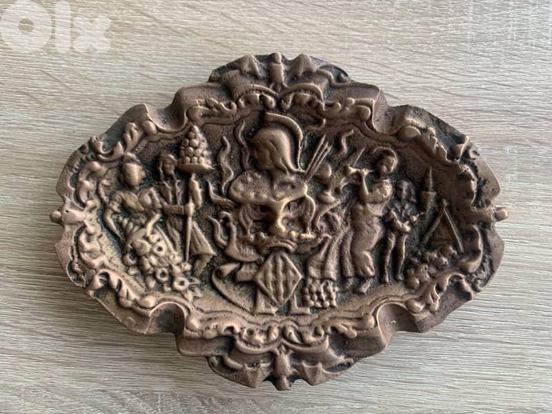 Old antique ashtray decorative item 1