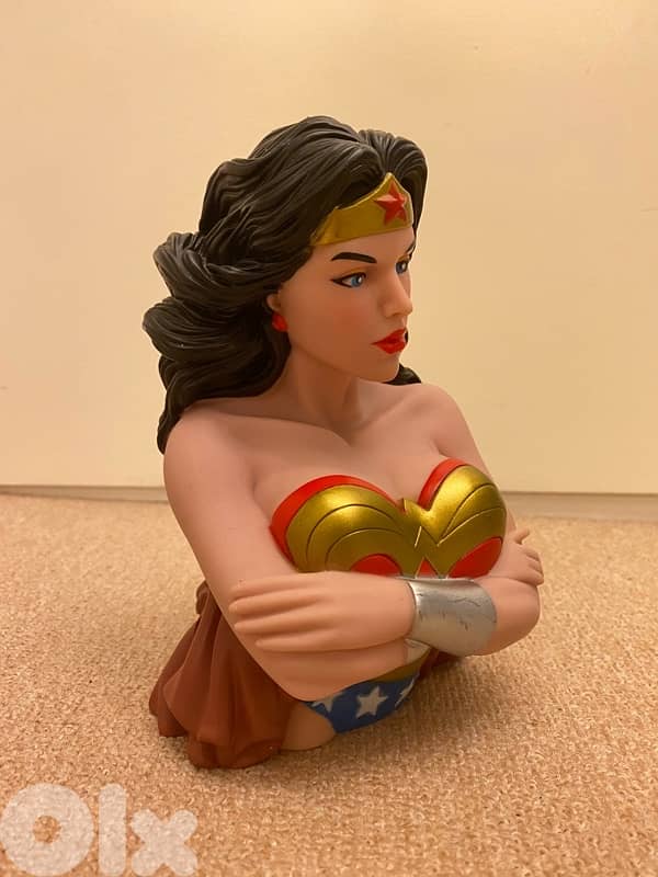 Monogram DC Comics Wonder Woman Bust Coin Bank 1