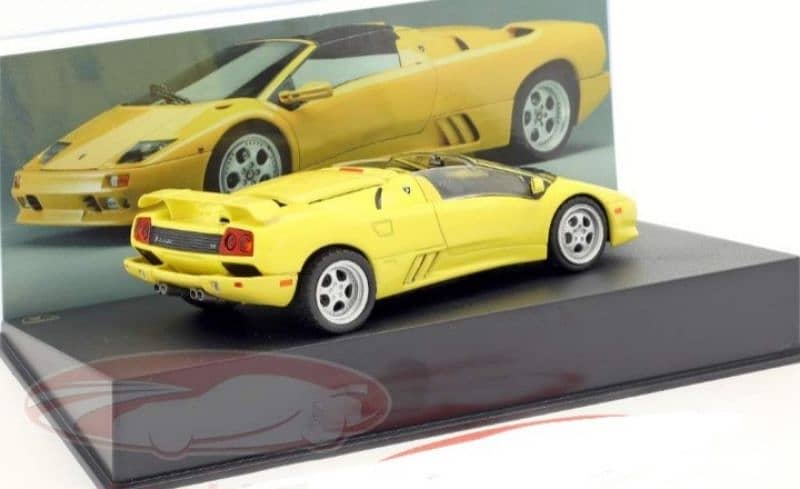 Lamborghini Diablo Roadster (2000) diecast car model 1;43 4