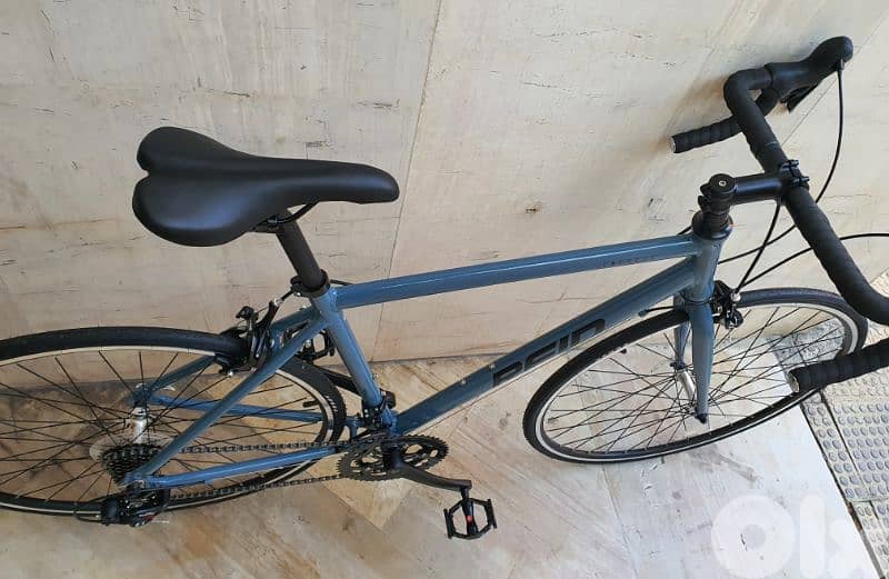 Road bike Made in Australia Brand read 2x9 speed size L , M & S 5