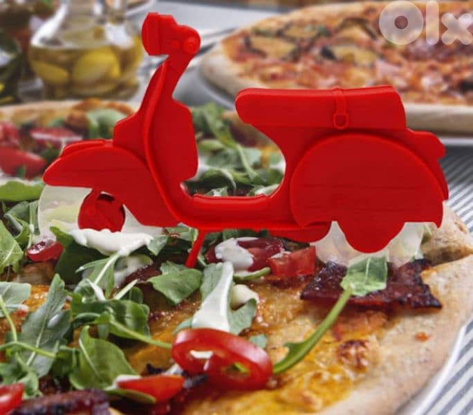 sharp stainless steel blades pizza cutter 2