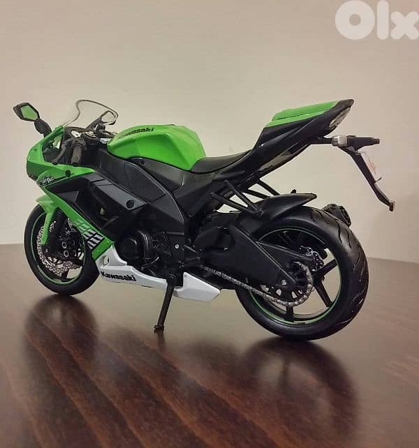 Kawasaki Ninja ZX-10R diecast motorcycle model 1:12 2