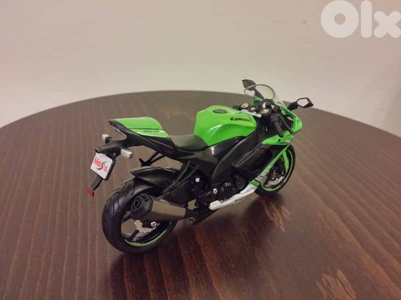 Kawasaki Ninja ZX-10R diecast motorcycle model 1:12 5