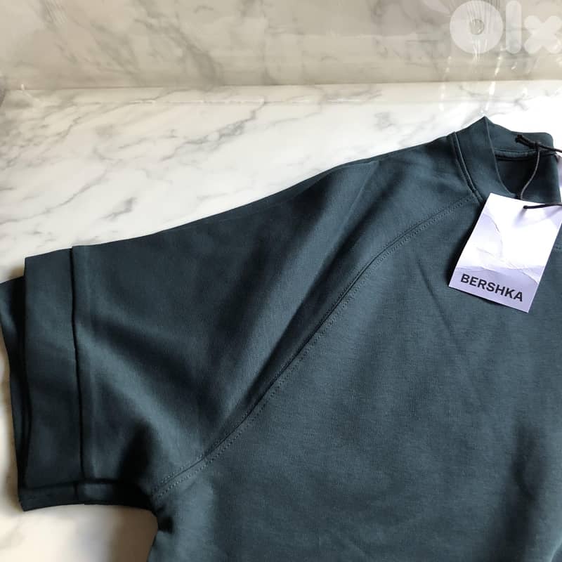 Bershka - boxy fit short sleeve T-shirt Size S 11