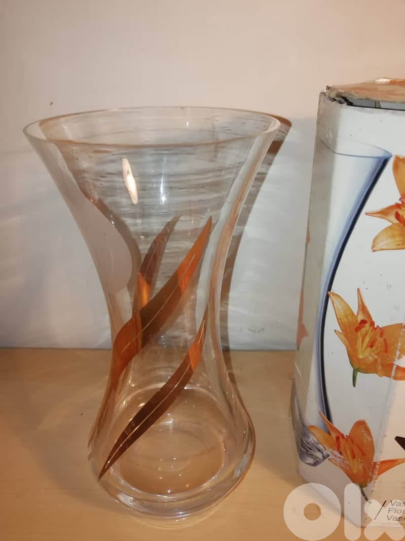 Glass flowers vase 21cm 1