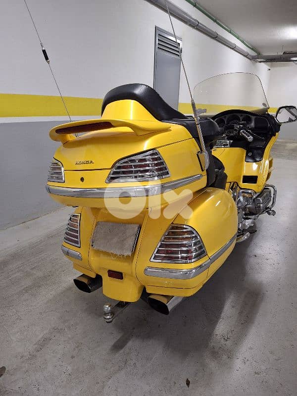 Honda Goldwing 1800cc with extra parts still not used 2