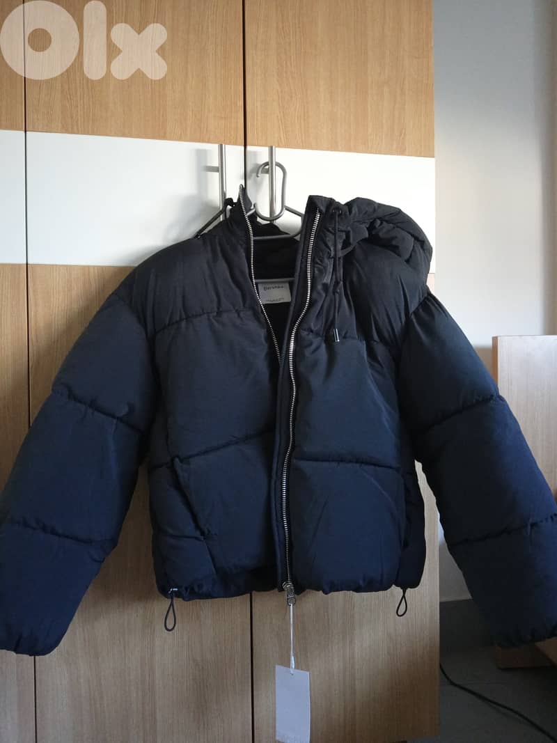 Bershka Puffer Jacket with Hood 0