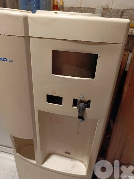 Used water dispenser 1
