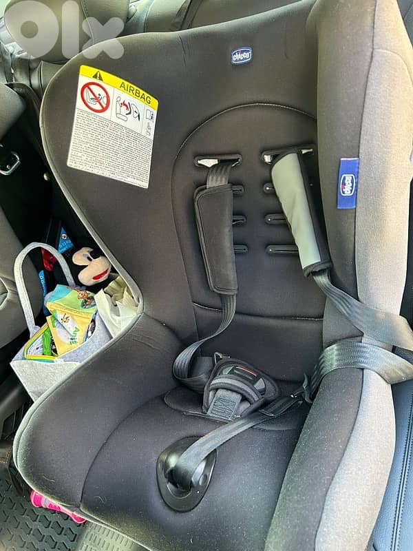 Chicco Cosmos Car Seat 1