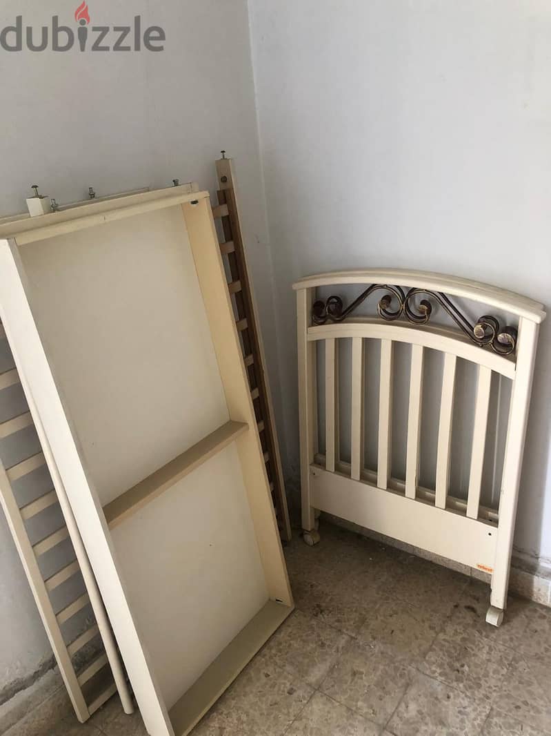 Erbesi baby crib 1