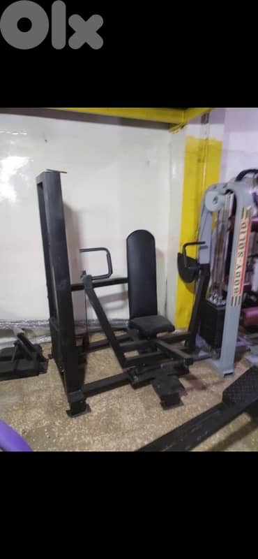 Chest press like new 350$ 0