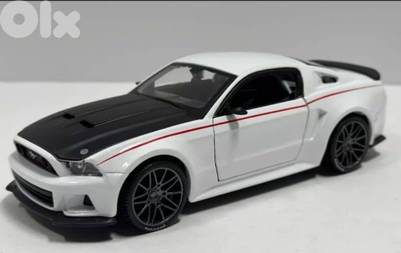 2014 Ford Mustang Street Racer diecast car model 1:24 1