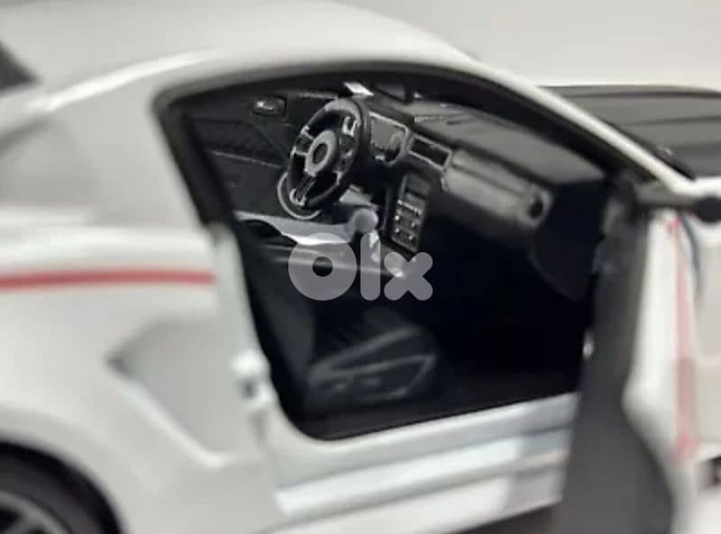2014 Ford Mustang Street Racer diecast car model 1:24 6