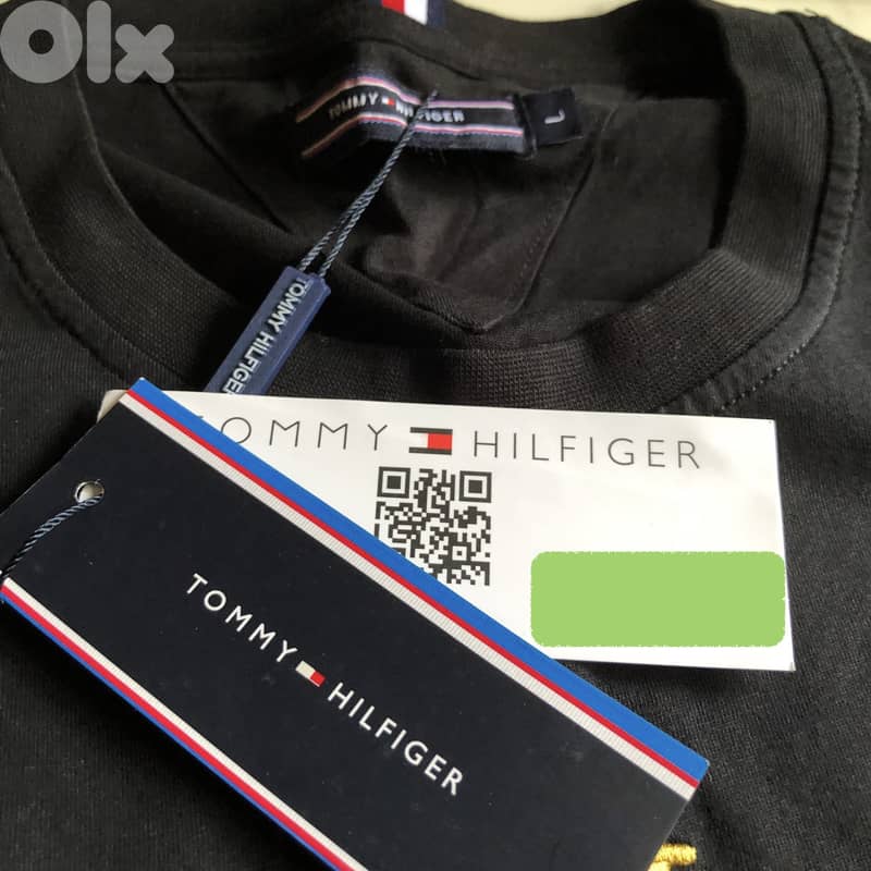 Tommy Hilfiger - Black T-Shirt size L 7