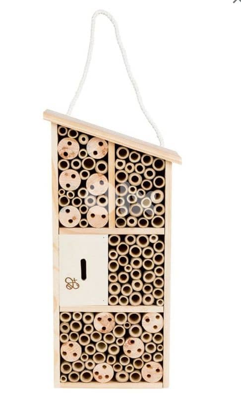 bee and insect hotel 0