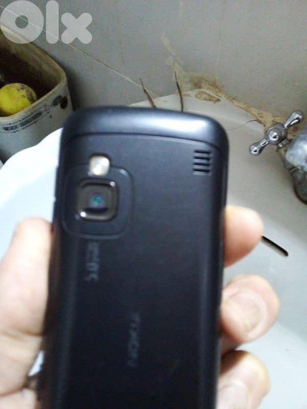 Nokia c6 slide 2