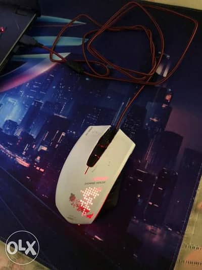 White Gaming mouse with RGB 5500 DPI