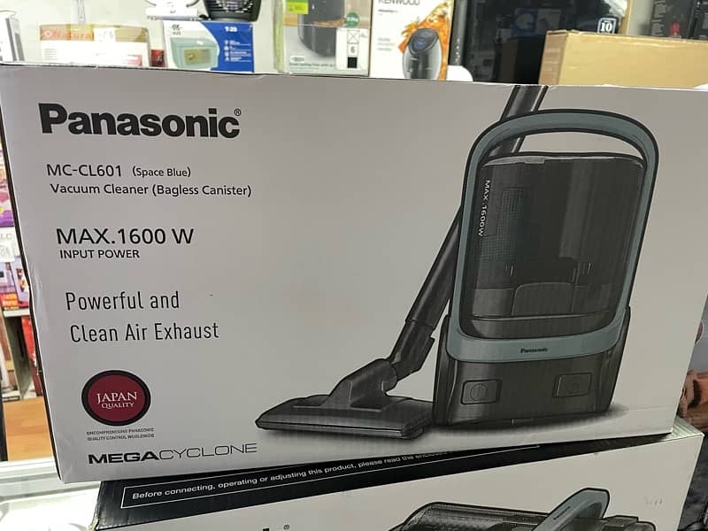 Panasonic  1600W Bagless Canister Cyclonic Vacuum Cleaner 1600W 3