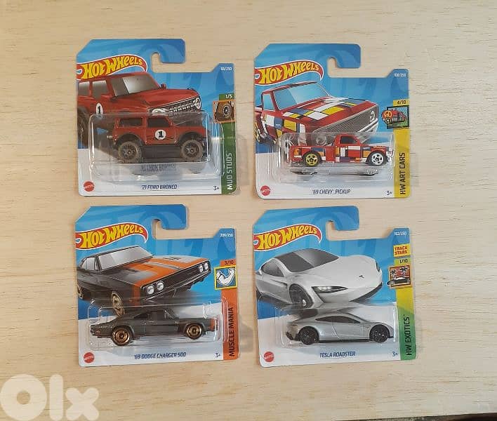 Hot Wheels diecast car model 1;64 6