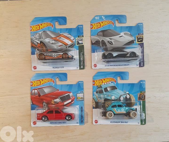 Hot Wheels diecast car model 1;64 10