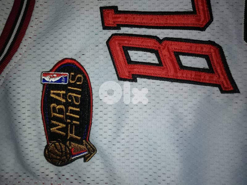 Chicago Bulls Michael Jordan #23 jersey size 44 by Nike for NBA final 2