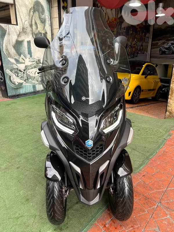 piaggio MP3  400 cc HPe 2024 5