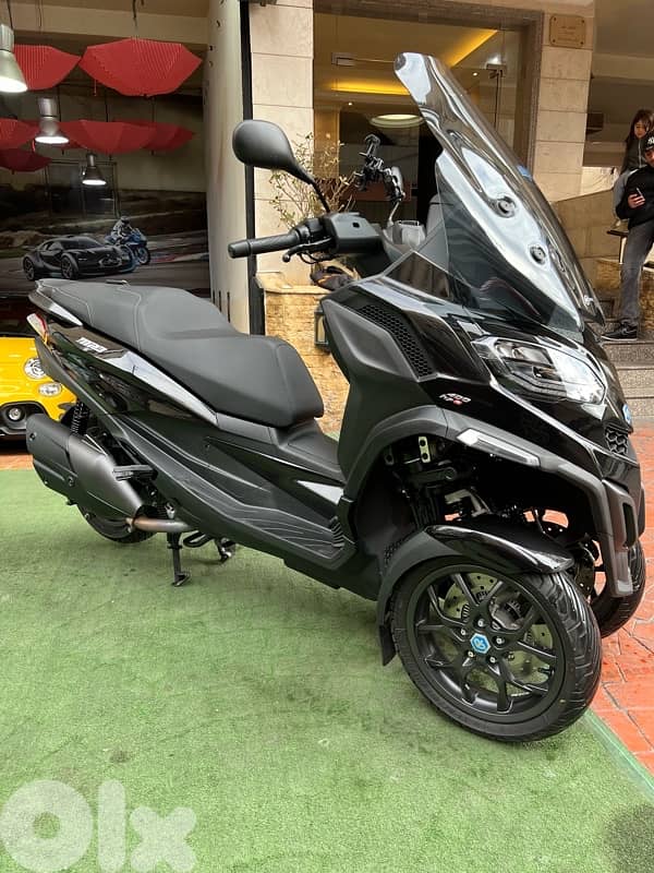 piaggio MP3  400 cc HPe 2024 10