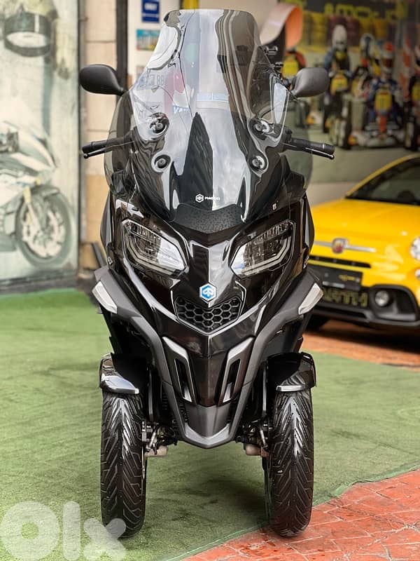 piaggio MP3  400 cc HPe 2024 15