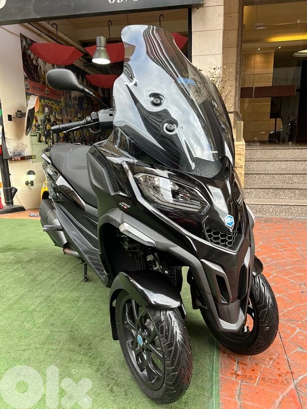 piaggio MP3  400 cc HPe 2024 16