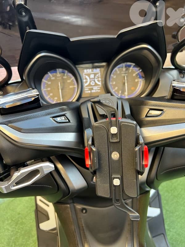 yamaha Tmax 560 cc all aftermarket sport malossi added 8