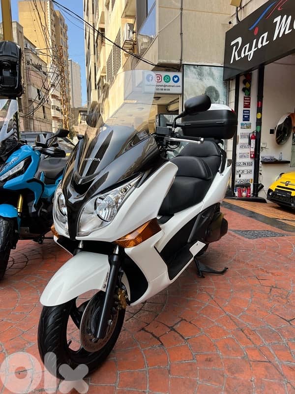 Honda Silverwing GT 400  cc Japanese معرض صك بيع 1