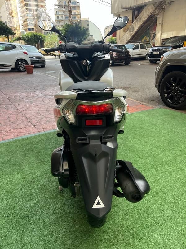 yamaha Tricity 3 wheelers 125 cc Japanese 5