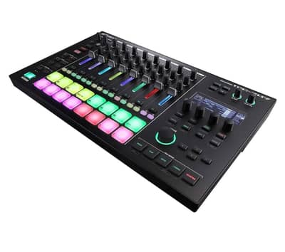 Roland MC 707 Groovebox - Synth & Sampler