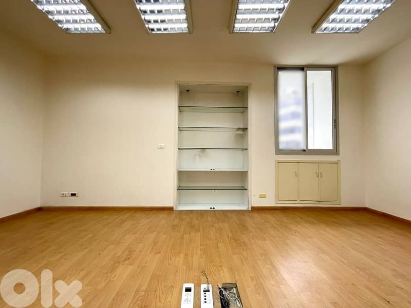JH24-3738 Office 100m2 for rent in Gemmayzeh, $ 950 cash 0