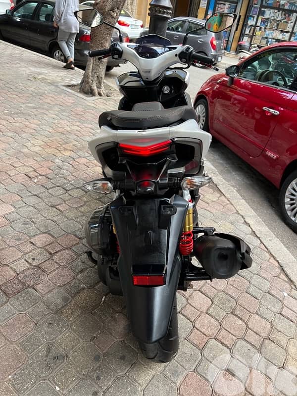 Yamaha aerox 155 معدله مع زوايد 4