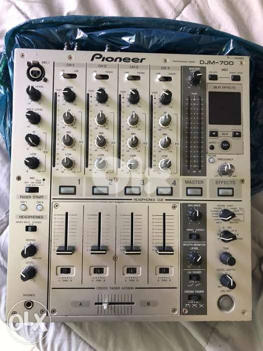 Mixer Pioneer DJM-700 0